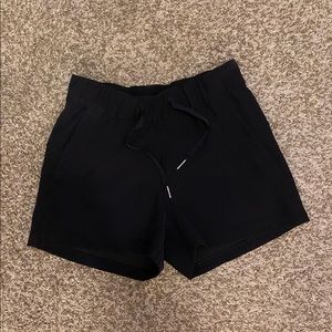 Lululemon on the fly shorts